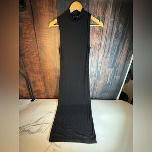 Chic Black Sleeveless Maxi Dress